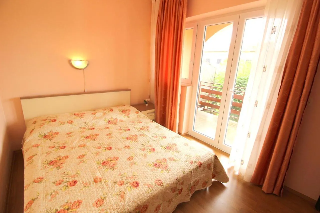 Irena Ap4 Apartment Novigrad  Croatia